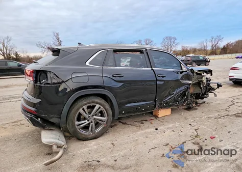 2024 Volkswagen Atlas Cross Sport Sel R-Line z USA, uszkodzony, nr VIN 1V2AE2CA4RC207944